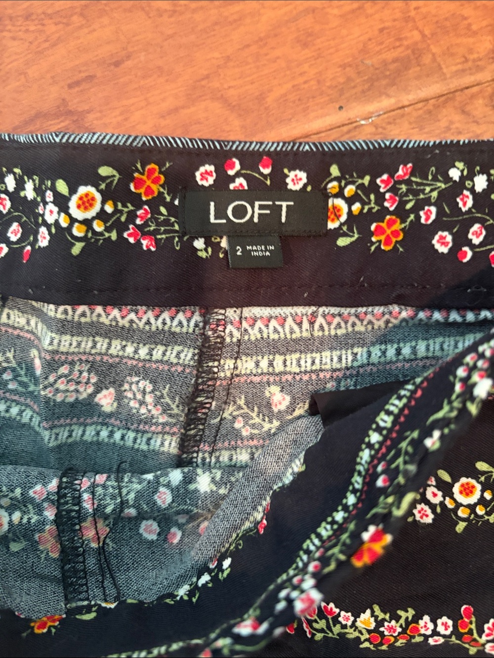 Loft Multi-Patterned Floral Frill Hem Shorts Size 2 - Picture 3 of 6